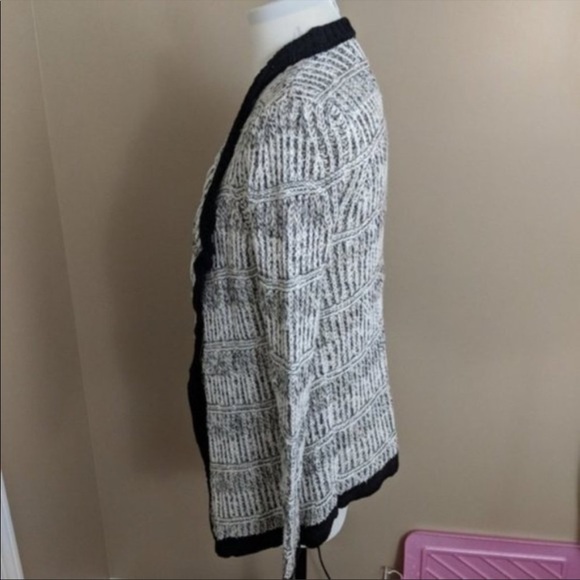 Lou and Grey  cardigan - Picture 2 of 5